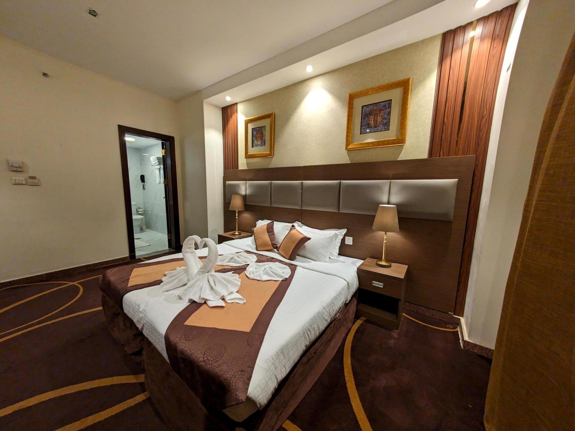 Qasr Al Ansar Golden Tulip Hotel Medina Exteriör bild