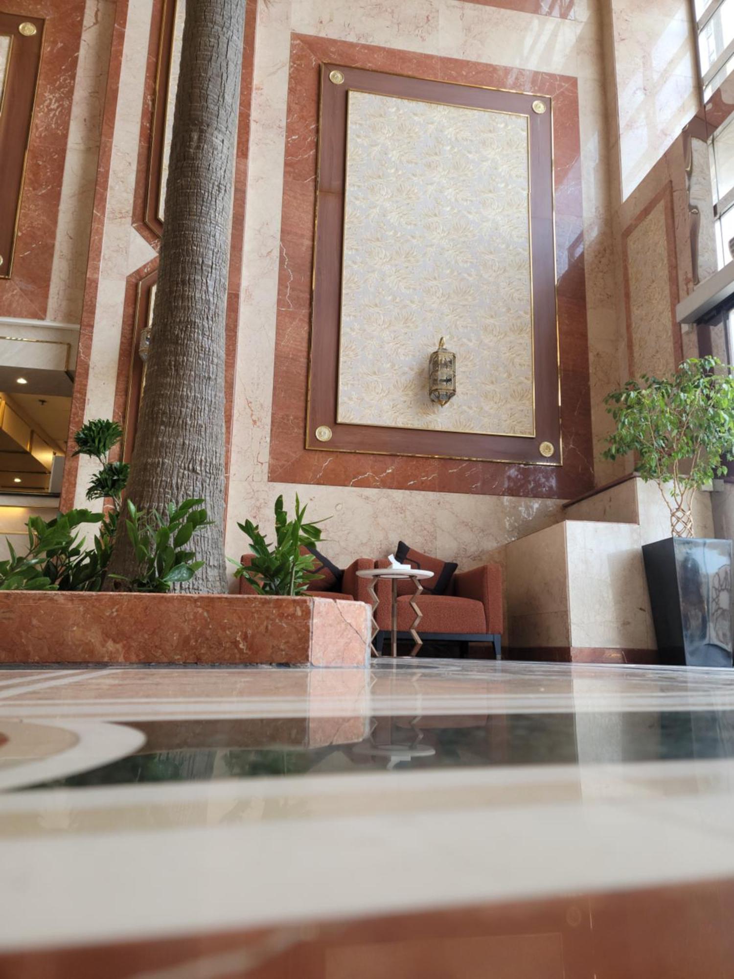 Qasr Al Ansar Golden Tulip Hotel Medina Exteriör bild