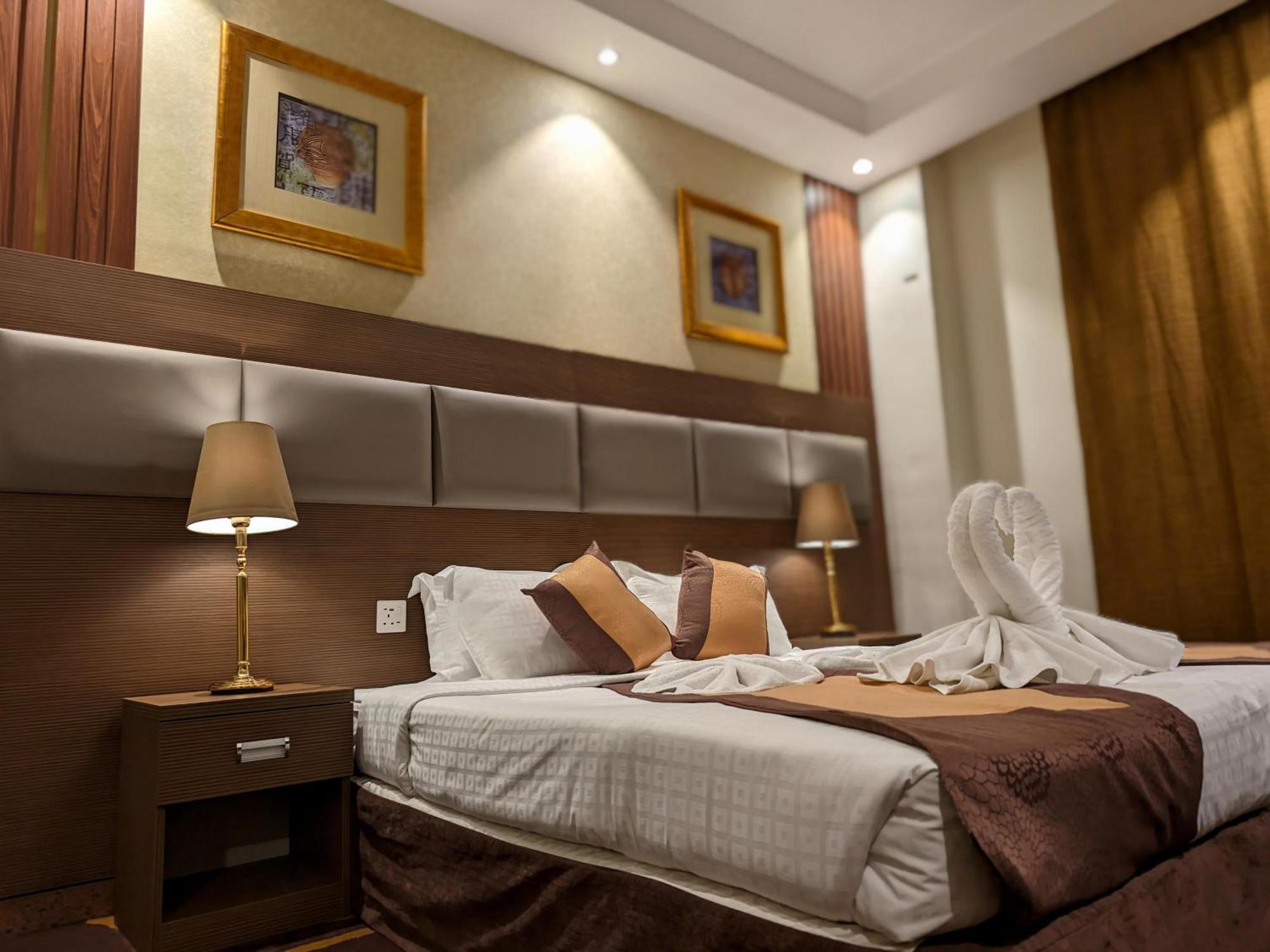 Qasr Al Ansar Golden Tulip Hotel Medina Exteriör bild