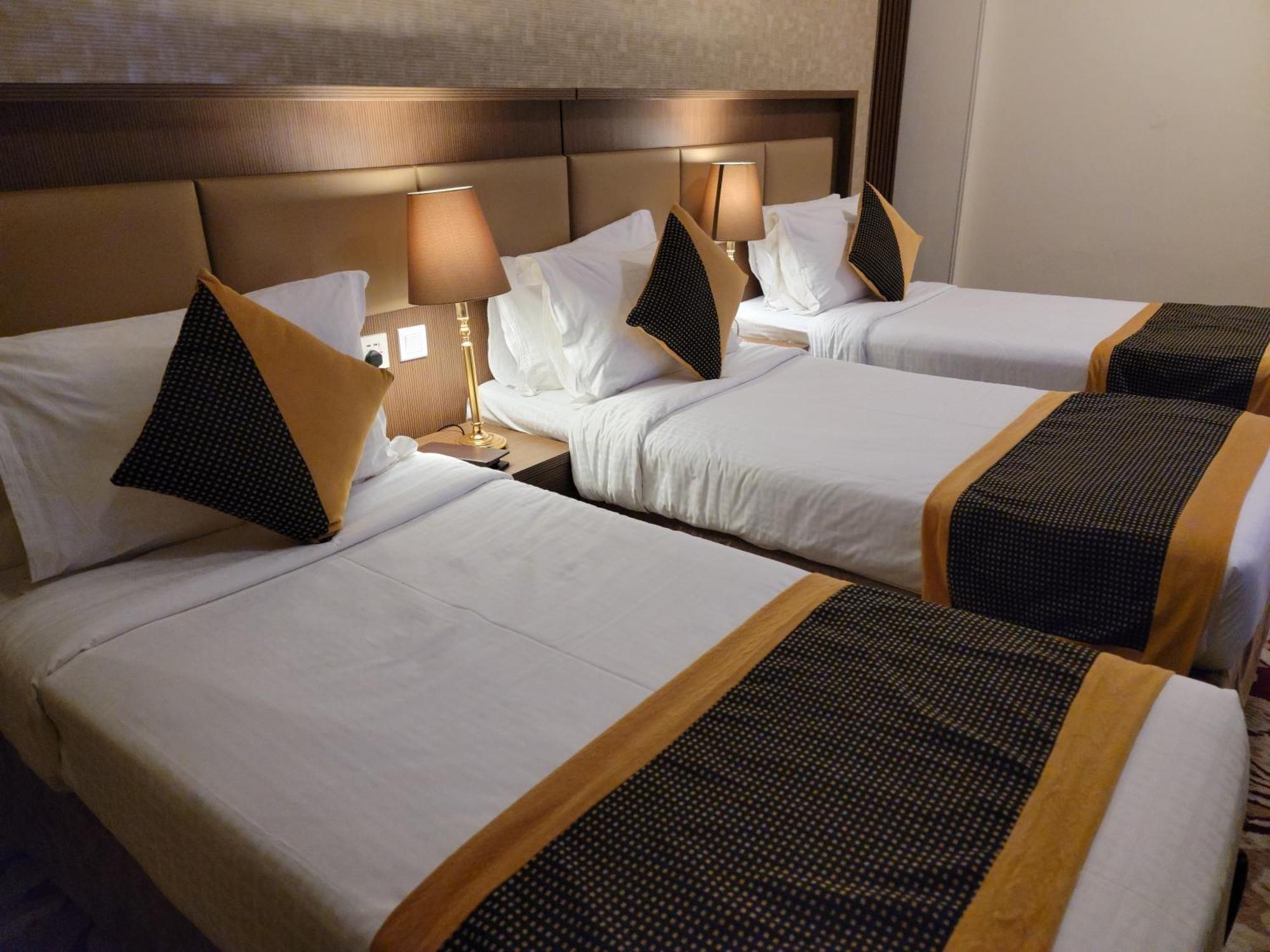 Qasr Al Ansar Golden Tulip Hotel Medina Exteriör bild
