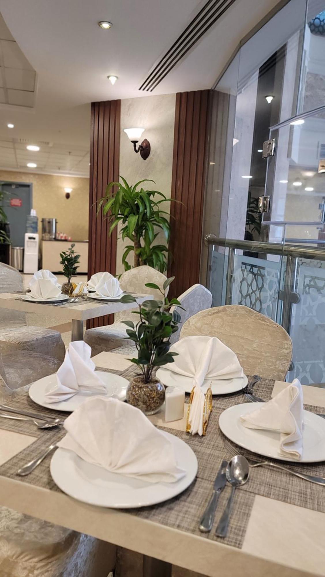 Qasr Al Ansar Golden Tulip Hotel Medina Exteriör bild